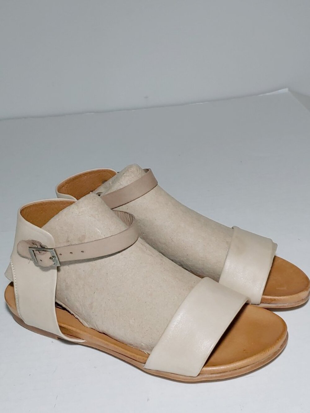 Miz Mooz Alanis Colorblock Open Toe Sandals Size 7 Cream